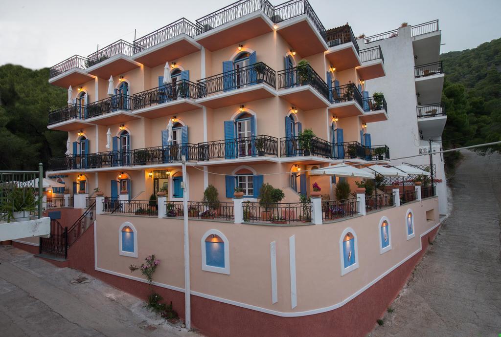 Maria Studios Poros Town Exterior photo
