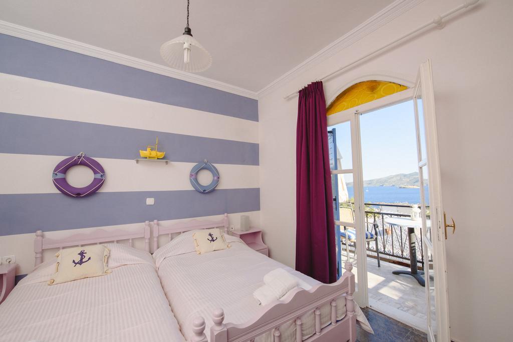 Maria Studios Poros Town Exterior photo