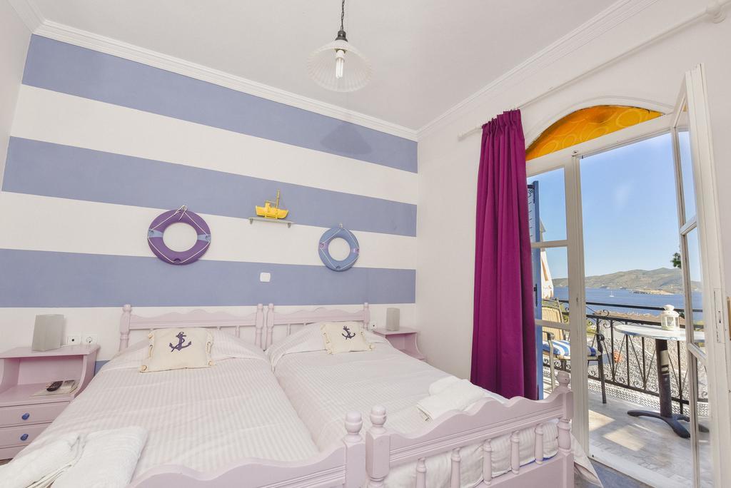 Maria Studios Poros Town Exterior photo