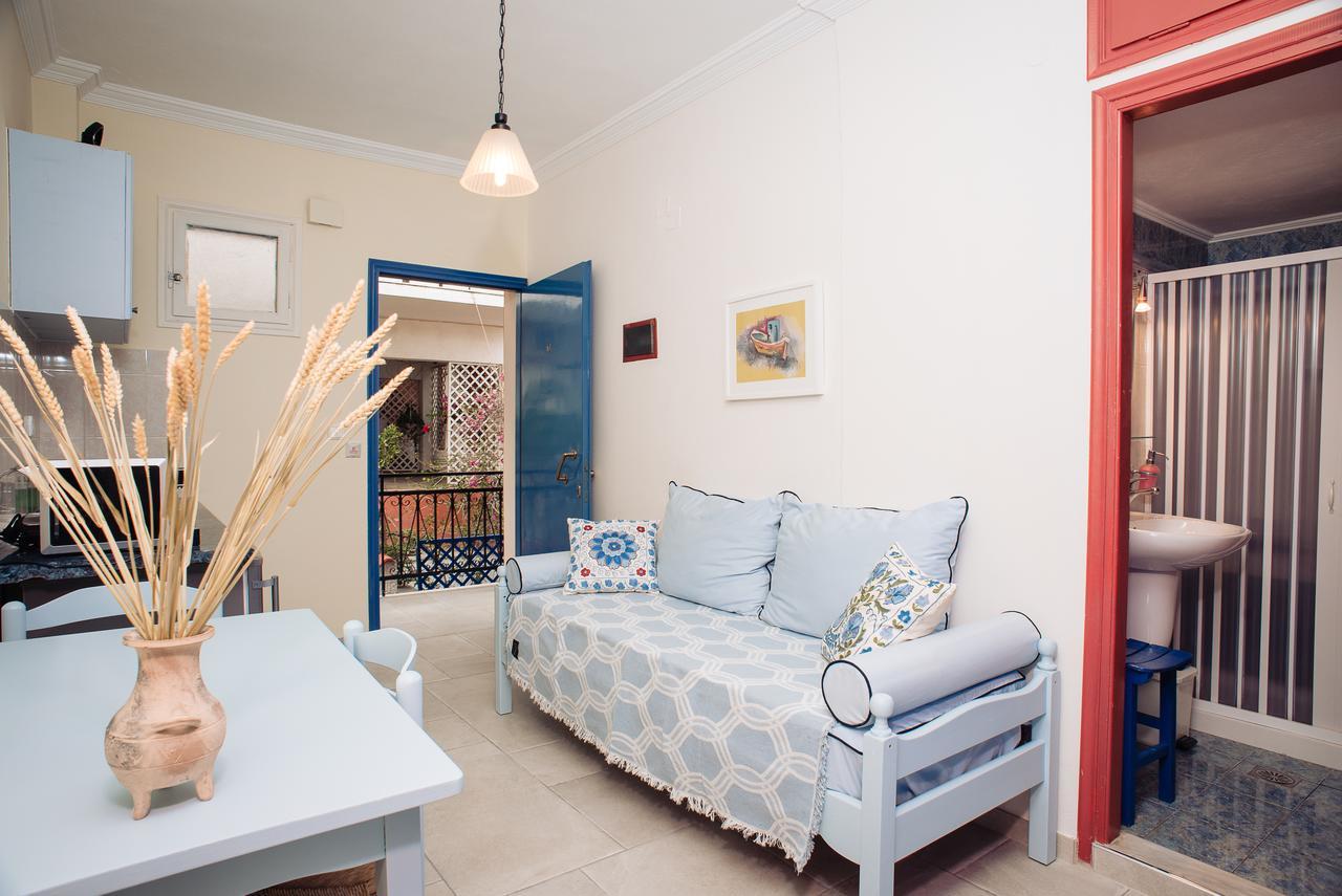 Maria Studios Poros Town Exterior photo