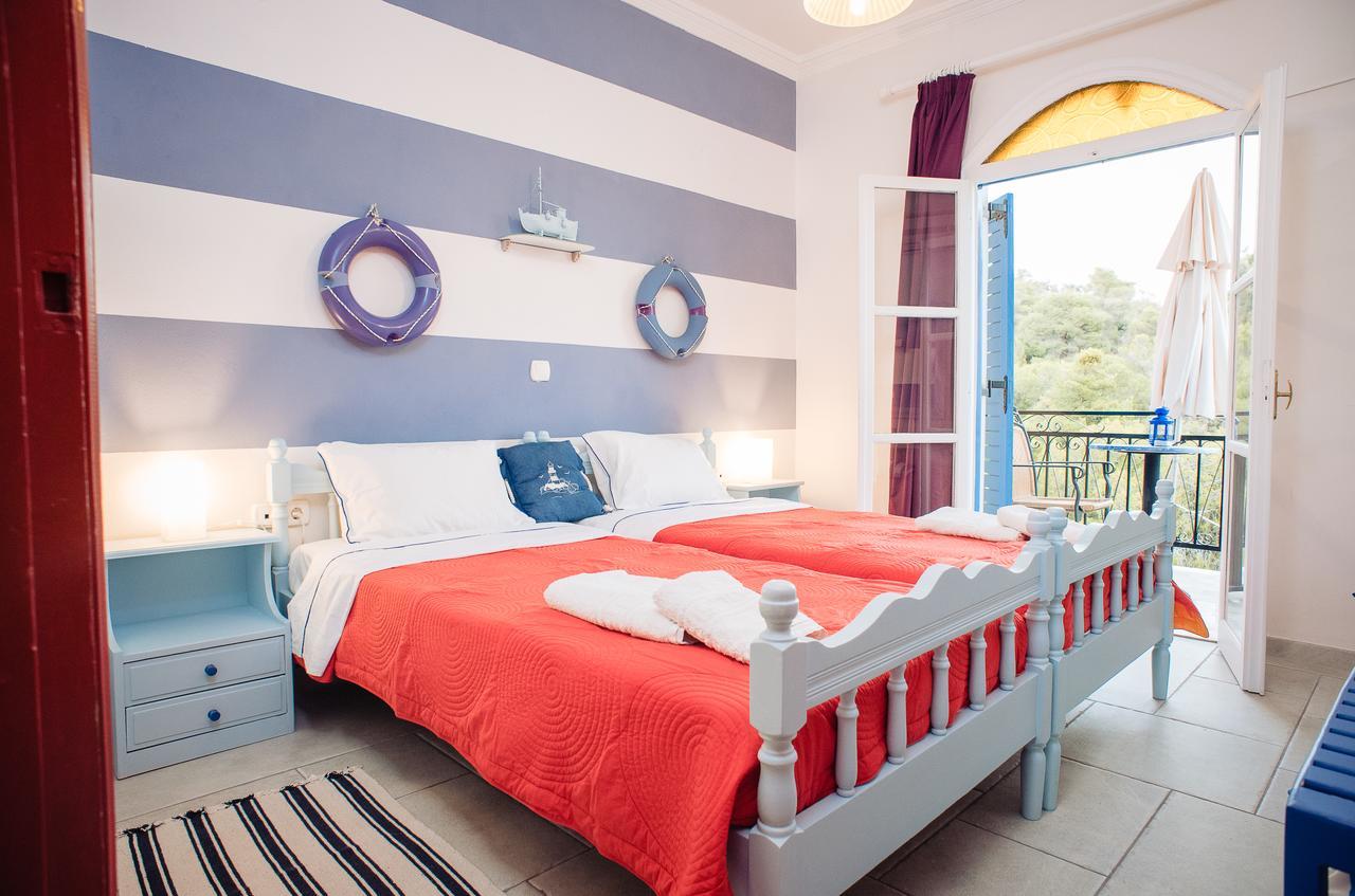 Maria Studios Poros Town Exterior photo